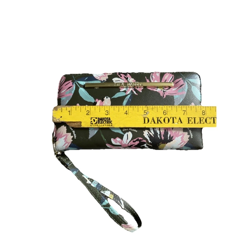 Steve Madden‎ Floral Zip-Around Wallet/Wristlet EUC - Picture 9 of 10